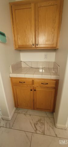 2226 Via Tuscania Avenue, Delano, CA 93215