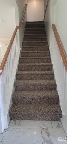 2226 Via Tuscania Avenue, Delano, CA 93215