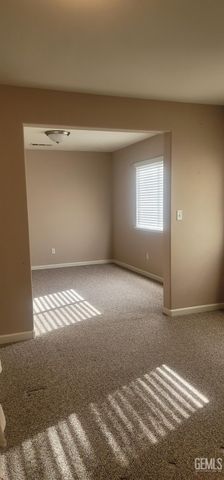 2226 Via Tuscania Avenue, Delano, CA 93215