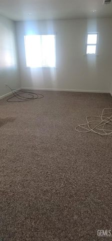 2226 Via Tuscania Avenue, Delano, CA 93215