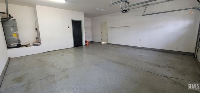 2226 Via Tuscania Avenue, Delano, CA 93215