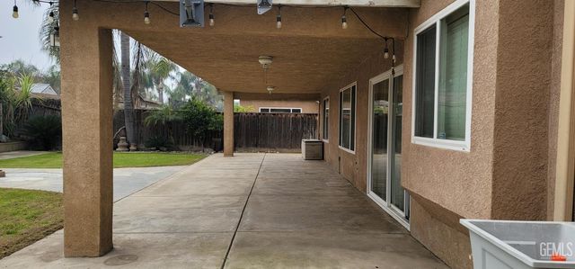 2226 Via Tuscania Avenue, Delano, CA 93215
