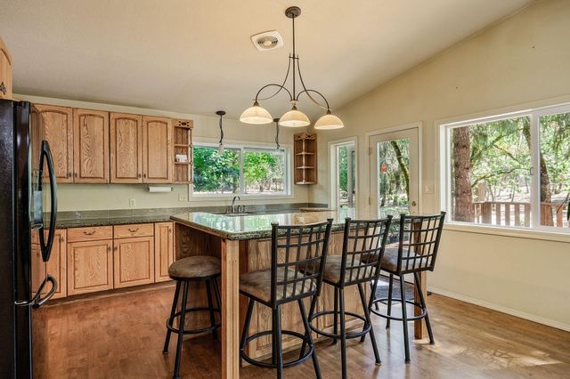291 Pyle Drive 291, Grants Pass, OR 97527