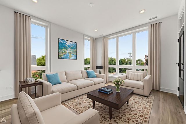 3900 S Lake Park Avenue 3, Chicago, IL 60653