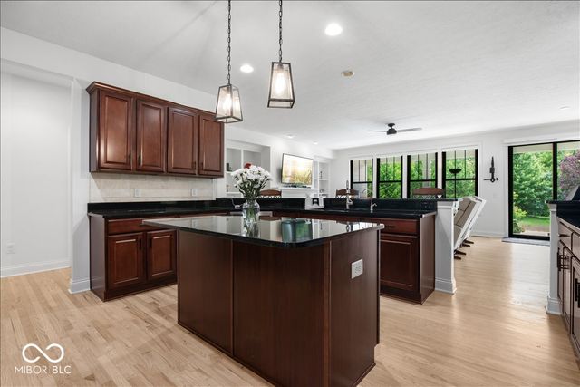 910 Viking Sunrise Lane, Westfield, IN 46074