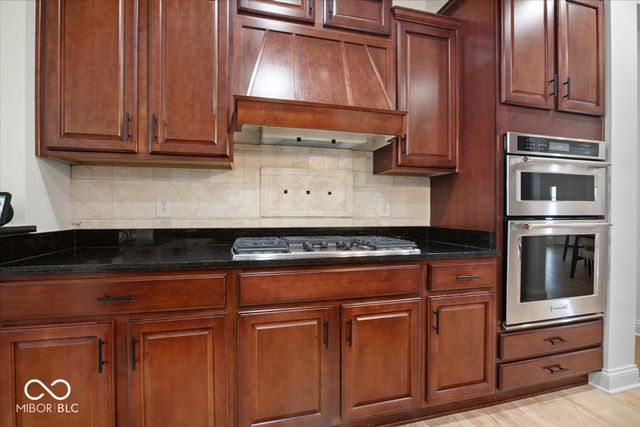 910 Viking Sunrise Lane, Westfield, IN 46074