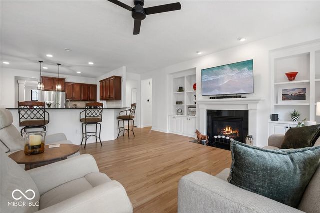 910 Viking Sunrise Lane, Westfield, IN 46074