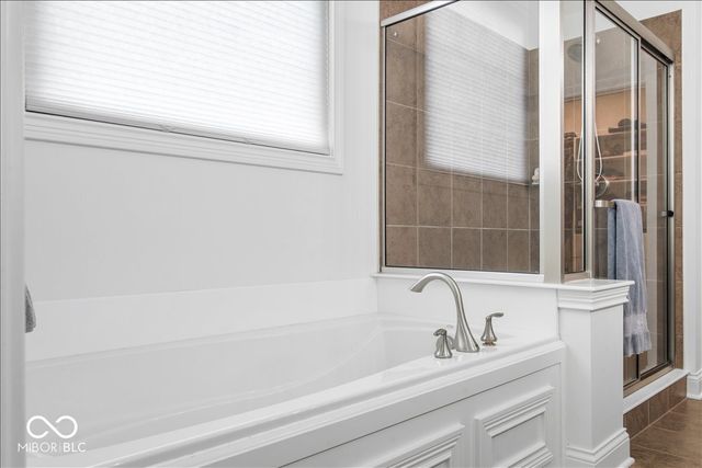 910 Viking Sunrise Lane, Westfield, IN 46074