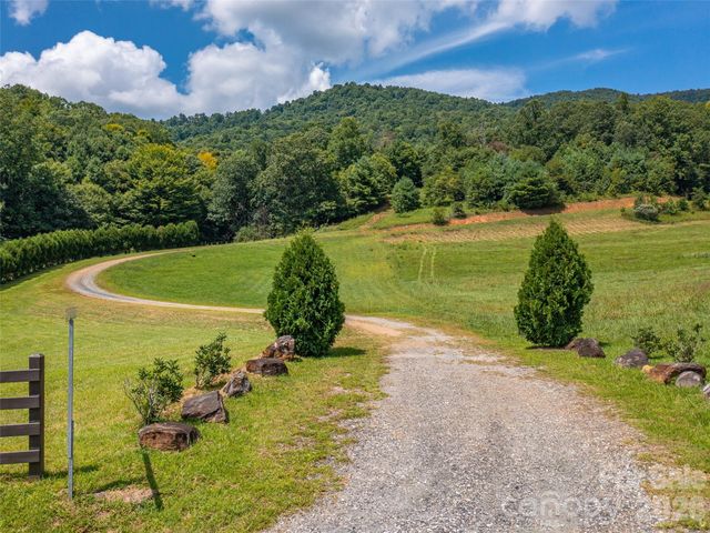 000 Locust Rough Mountain Road 5, Burnsville, NC 28714
