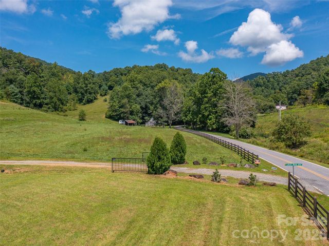 000 Locust Rough Mountain Road 5, Burnsville, NC 28714