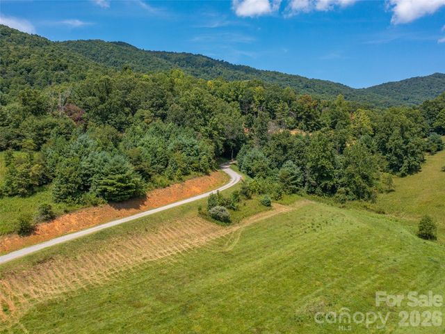 000 Locust Rough Mountain Road 5, Burnsville, NC 28714