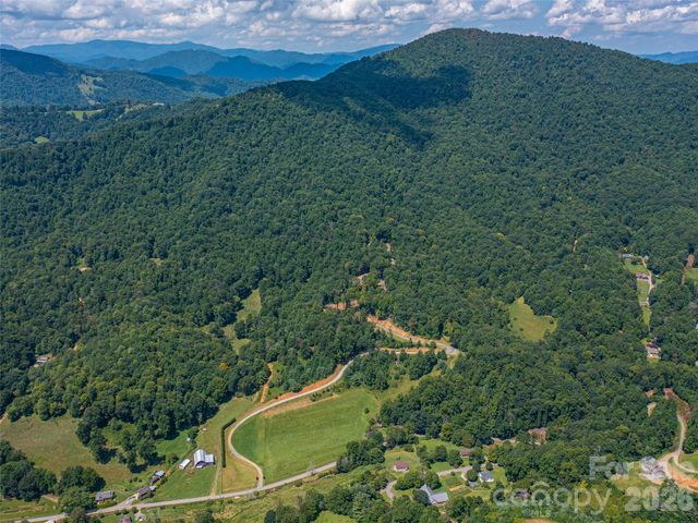 000 Locust Rough Mountain Road 5, Burnsville, NC 28714