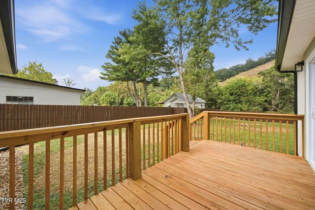 1527 Gray Sta-Sul Springs Road, Jonesborough, TN 37659