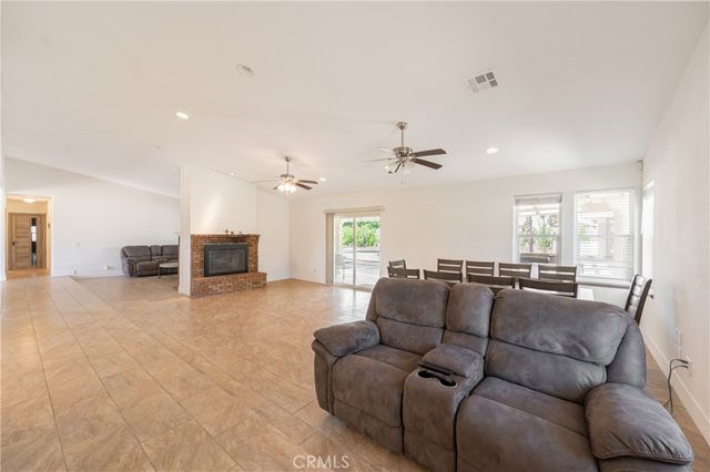 43639 Tomahawk Place, Quartz Hill, CA 93536