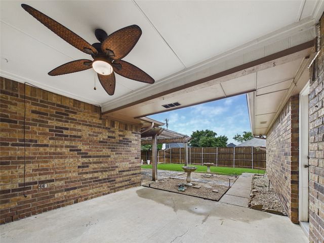 2604 Timberleaf Drive, Carrollton, TX 75006