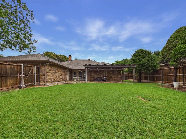 2604 Timberleaf Drive, Carrollton, TX 75006