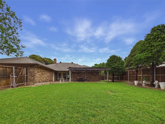 2604 Timberleaf Drive, Carrollton, TX 75006