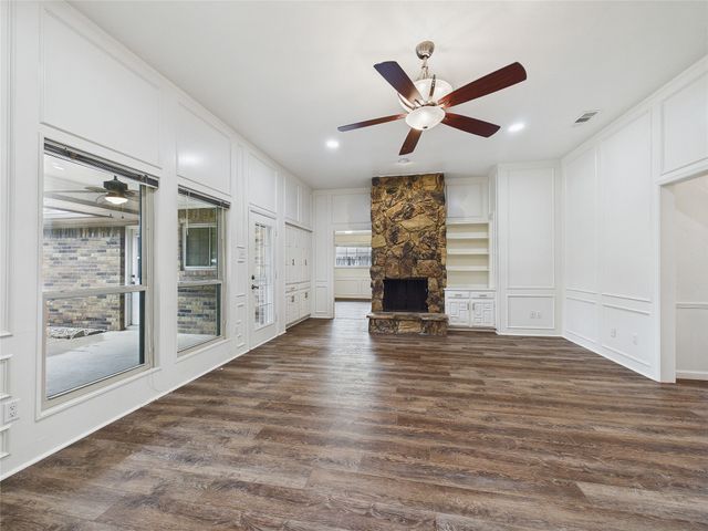 2604 Timberleaf Drive, Carrollton, TX 75006