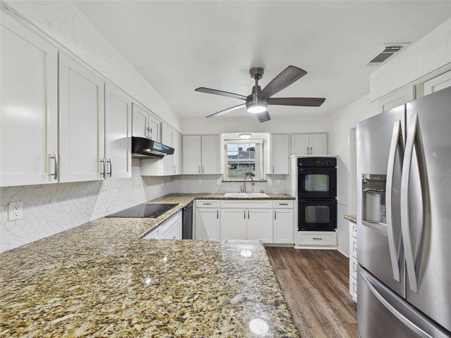 2604 Timberleaf Drive, Carrollton, TX 75006