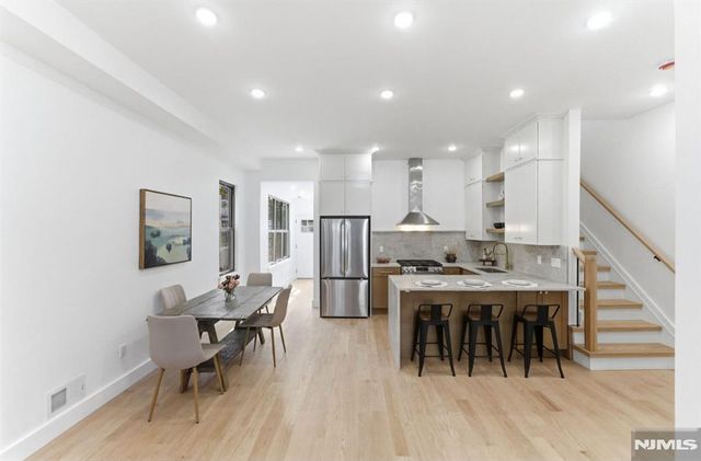 113.5 Oak Street 1, Jersey City, NJ 07304