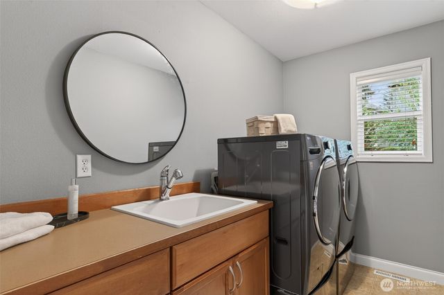 9403 222nd Avenue NE, Redmond, WA 98053