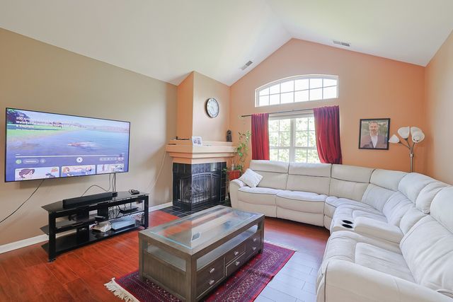 169 Concord Lane, Carol Stream, IL 60188