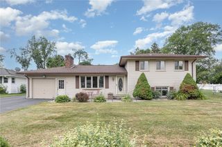 17 Francine Drive, Gates, NY 14606