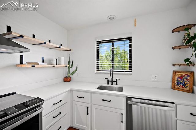 2979 Mesa Road D, Colorado Springs, CO 80904