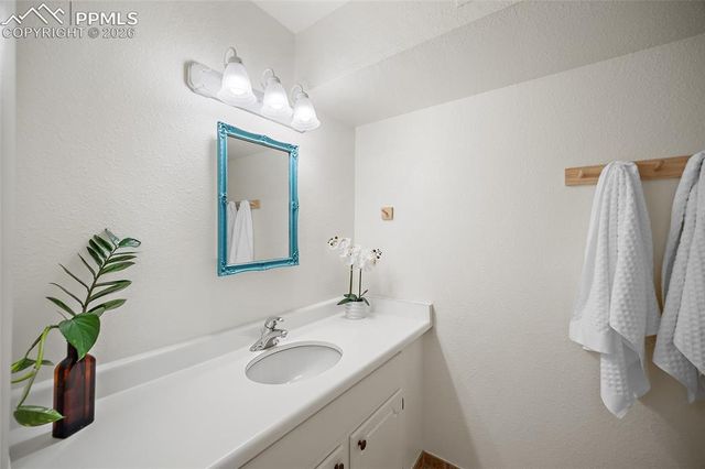 2979 Mesa Road D, Colorado Springs, CO 80904