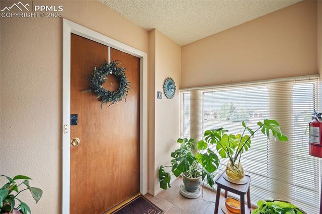 2979 Mesa Road D, Colorado Springs, CO 80904