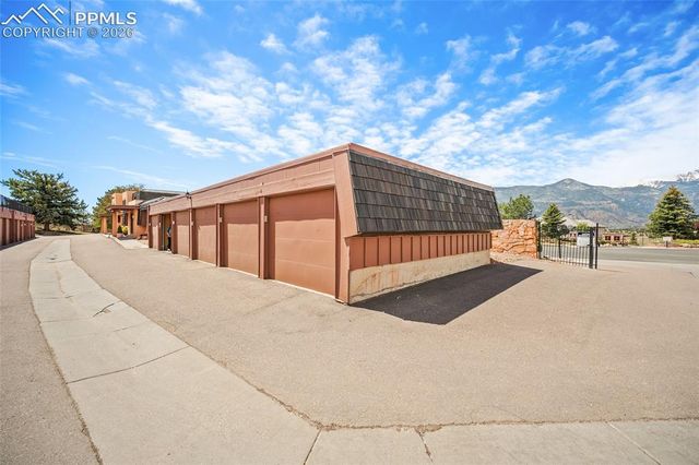 2979 Mesa Road D, Colorado Springs, CO 80904