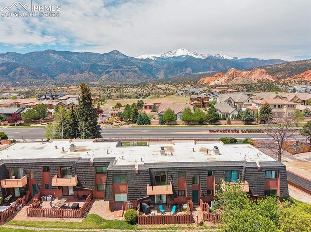 2979 Mesa Road D, Colorado Springs, CO 80904