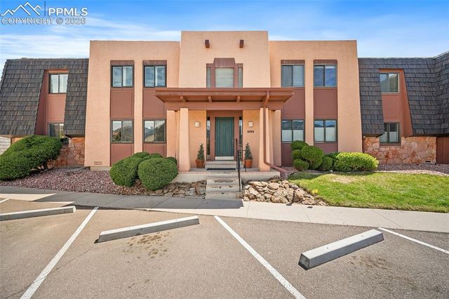 2979 Mesa Road D, Colorado Springs, CO 80904