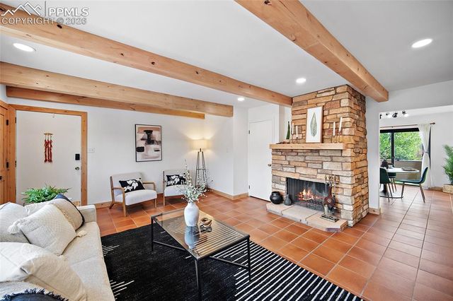 2979 Mesa Road D, Colorado Springs, CO 80904