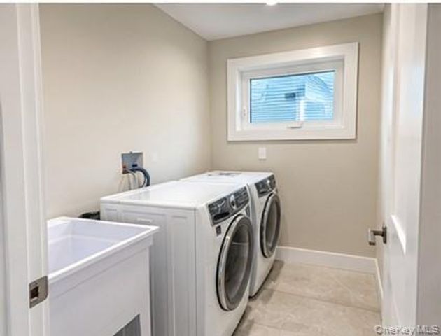 71 E Shore Drive, Babylon, NY 11702