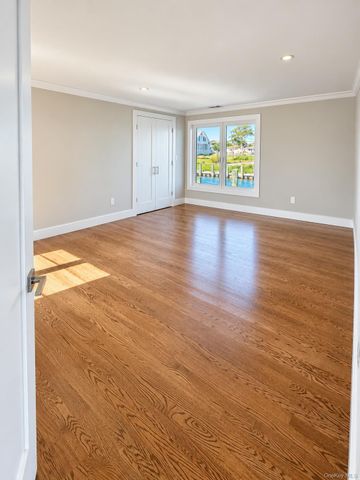 71 E Shore Drive, Babylon, NY 11702