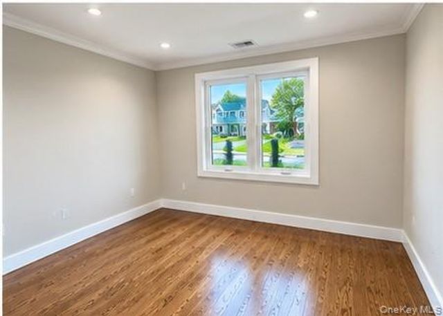 71 E Shore Drive, Babylon, NY 11702