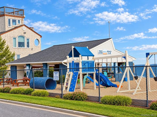 71 E Shore Drive, Babylon, NY 11702