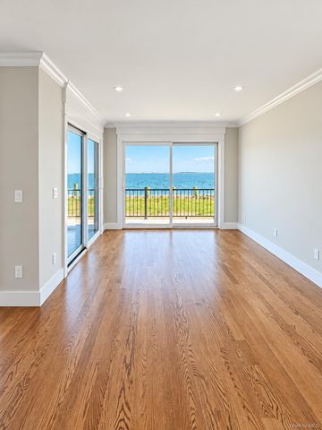 71 E Shore Drive, Babylon, NY 11702