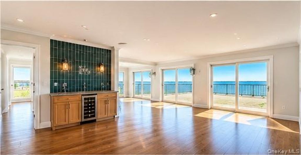 71 E Shore Drive, Babylon, NY 11702 — photo 3