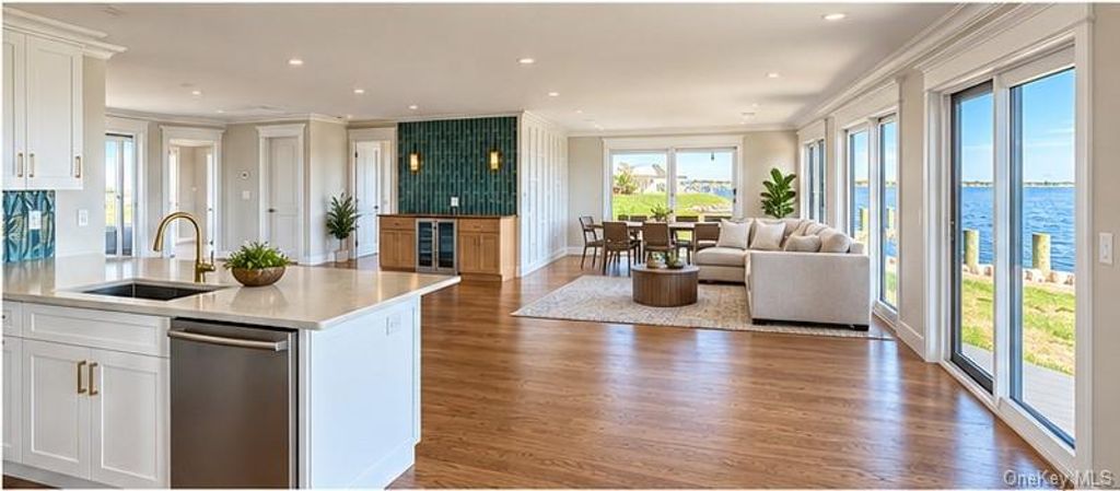 71 E Shore Drive, Babylon, NY 11702 — photo 4