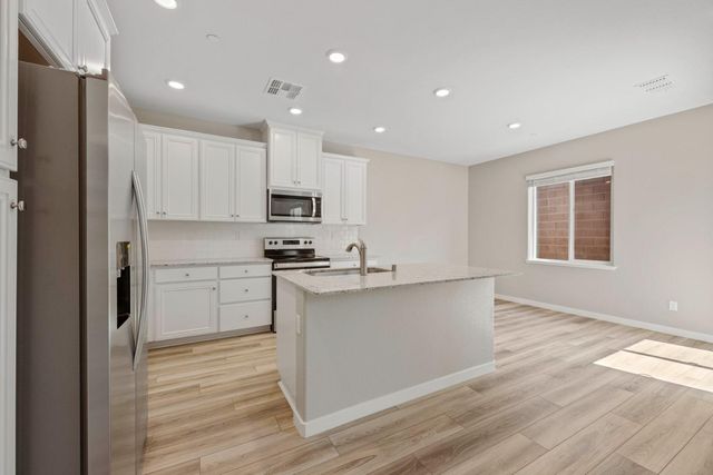 2542 Bog St, Lincoln, CA 95648