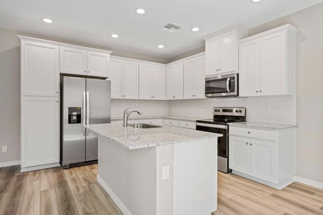 2542 Bog St, Lincoln, CA 95648