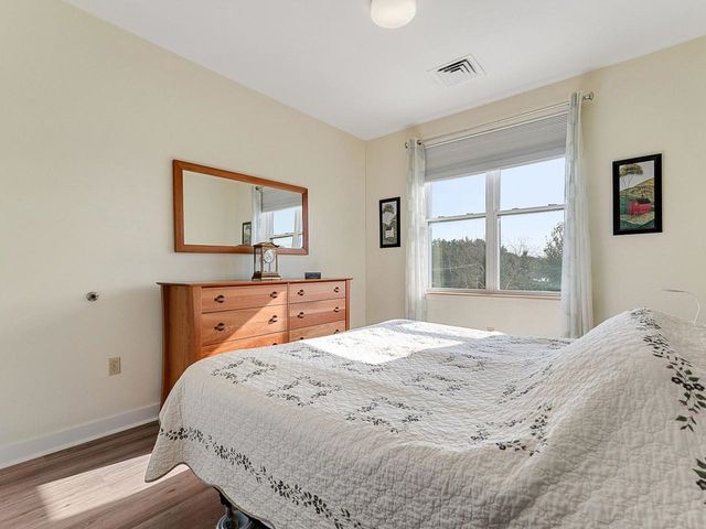 370 Farrell St Apt 313, South Burlington, VT 05403