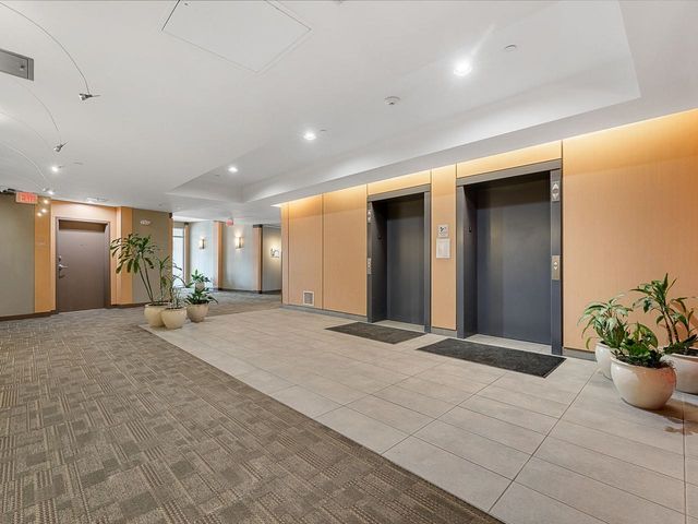 370 Farrell St Apt 313, South Burlington, VT 05403