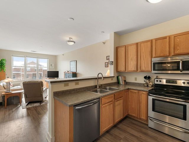 370 Farrell St Apt 313, South Burlington, VT 05403