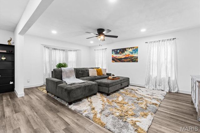 22 Rue Deau Ville Drive, Belleville, IL 62226