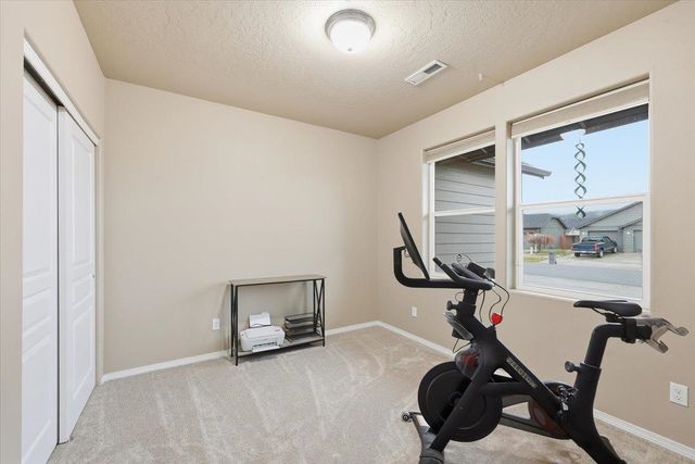 19032 E Grace Ave, Spokane Valley, WA 99027