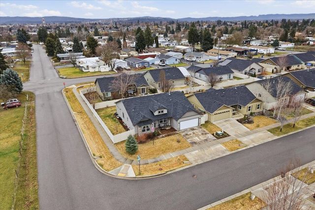 19032 E Grace Ave, Spokane Valley, WA 99027