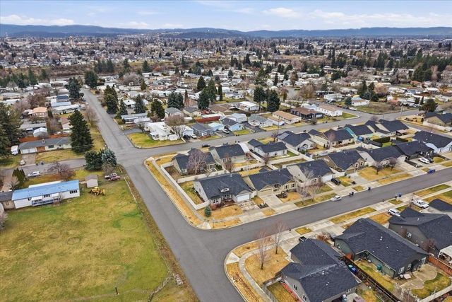 19032 E Grace Ave, Spokane Valley, WA 99027